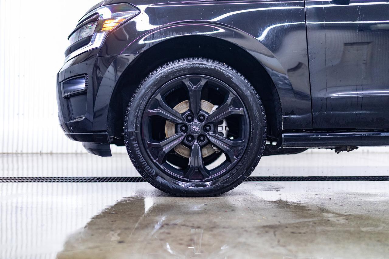 2022 Ford Expedition Max AWD Limited Stealth Edition Leather Roof Nav BCam Red Deer AB