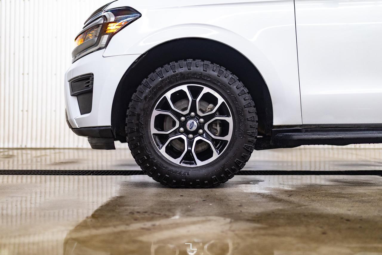 2022 Ford Expedition Max AWD SSV Nav BCam Red Deer AB