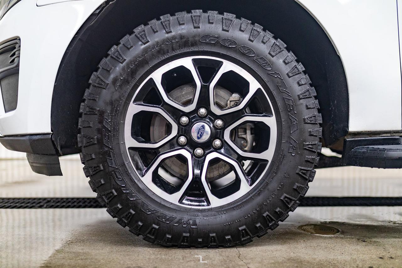 2022 Ford Expedition Max AWD SSV Nav BCam Red Deer AB