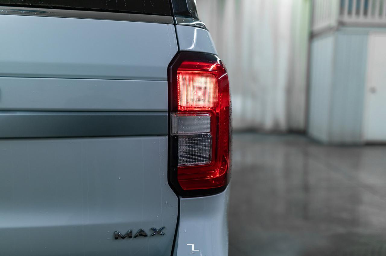 2022 Ford Expedition Max AWD SSV Nav BCam Red Deer AB