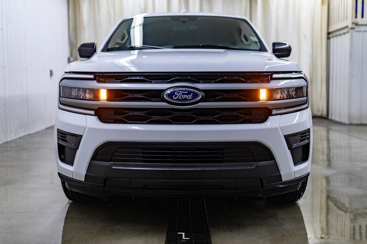 2022 Ford Expedition Max AWD SSV Nav BCam Red Deer AB