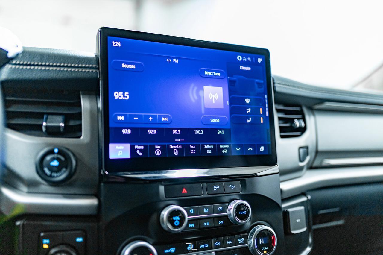 2022 Ford Expedition Max AWD SSV Nav BCam Red Deer AB