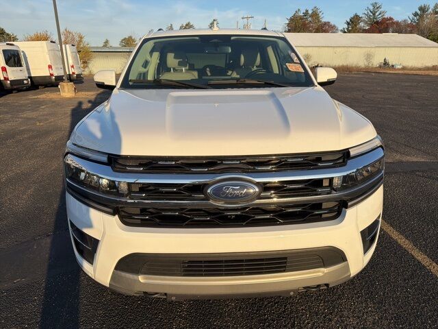 2022 Ford Expedition Max Limited Pine River MN