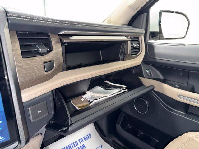 2022 Ford Expedition Max Limited Pine River MN