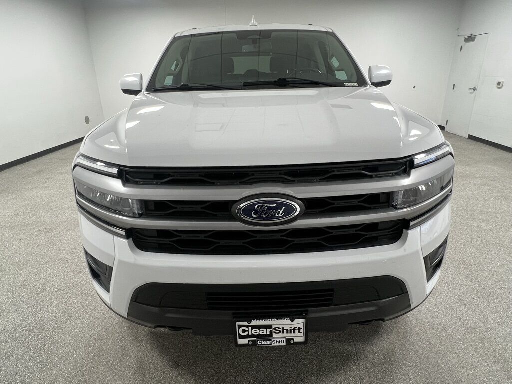 2022 Ford Expedition MAX XLT photo 3