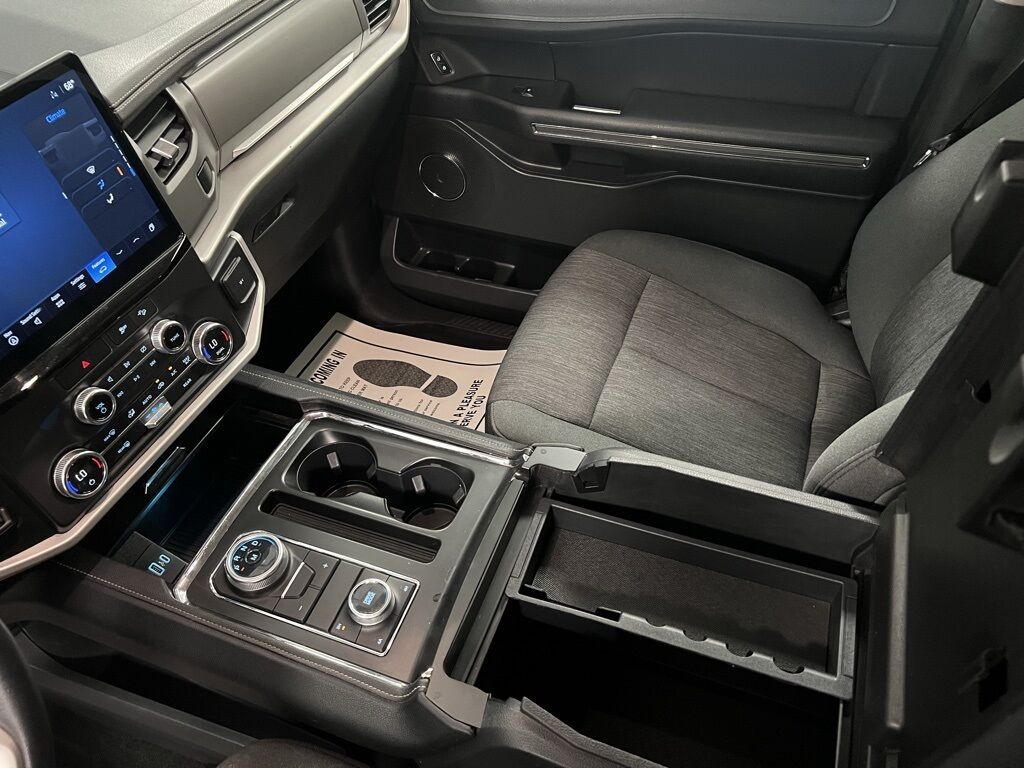 2022 Ford Expedition MAX XLT photo 37