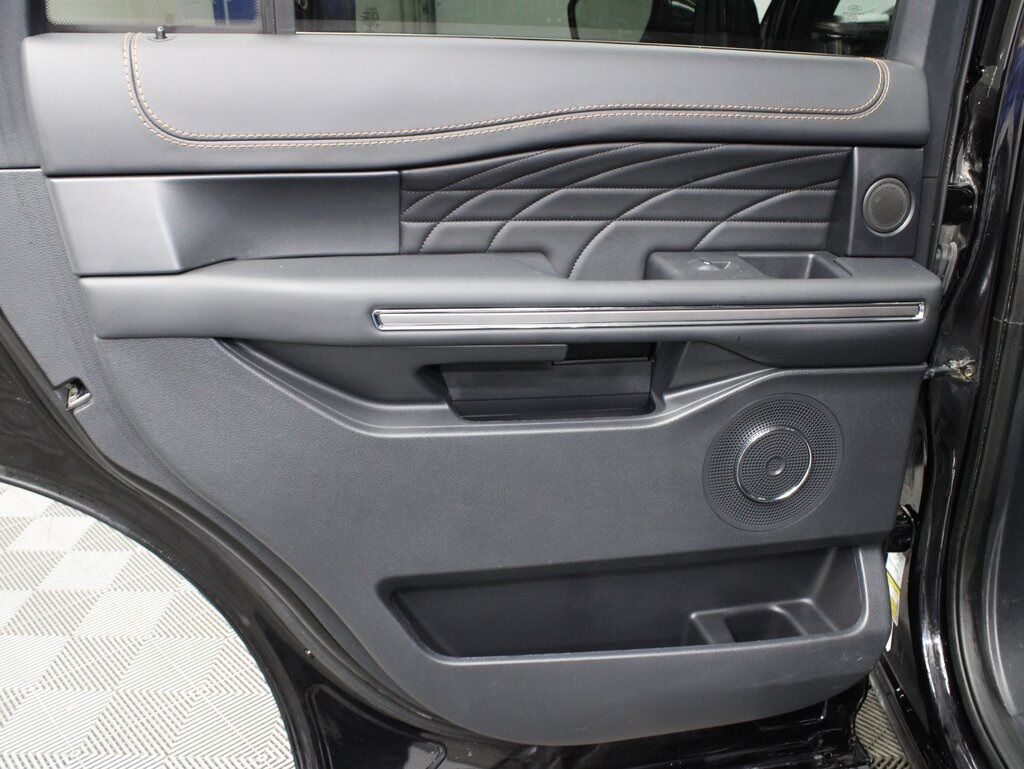 2022 Ford Expedition Platinum 4WD Fond du Lac WI