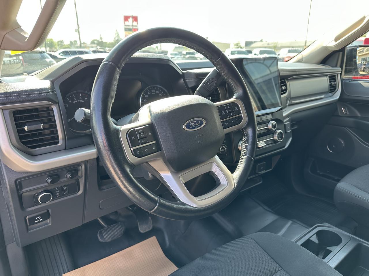 2022 Ford Expedition XL | SSV Max 4x4 | GTDI V6 Engine | White Exterior | 4-Door | Gasoline Redwater AB