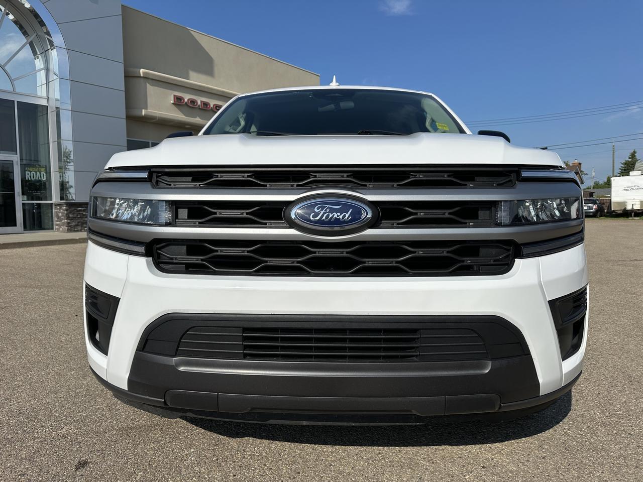 2022 Ford Expedition XL | SSV Max 4x4 | GTDI V6 Engine | White Exterior | 4-Door | Gasoline Redwater AB