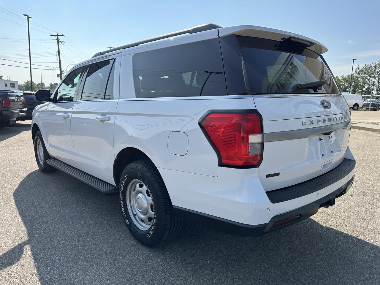 2022 Ford Expedition XL | SSV Max 4x4 | GTDI V6 Engine | White Exterior | 4-Door | Gasoline Redwater AB
