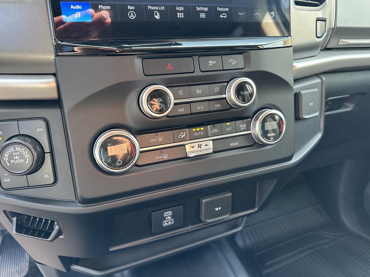 2022 Ford Expedition XL | SSV Max 4x4 | GTDI V6 Engine | White Exterior | 4-Door | Gasoline Redwater AB