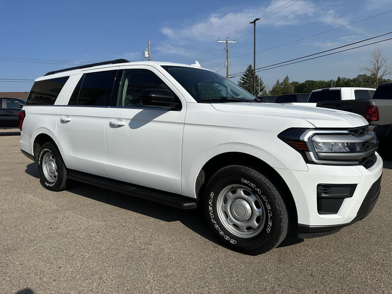 2022 Ford Expedition XL | SSV Max 4x4 | GTDI V6 Engine | White Exterior | 4-Door | Gasoline Redwater AB
