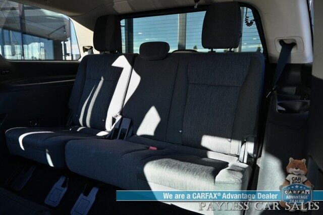 2022 Ford Expedition XLT / 4X4 / Power Driver's Seat / NAV / Lane Departure & Blind Spot Alert / Forward Collision Warning / 3rd Row / Seats 8 / Apple CarPlay & Android Auto / Back Up Camera / Rear Parking Sensors / Tow Pkg / 1-Owner Anchorage AK