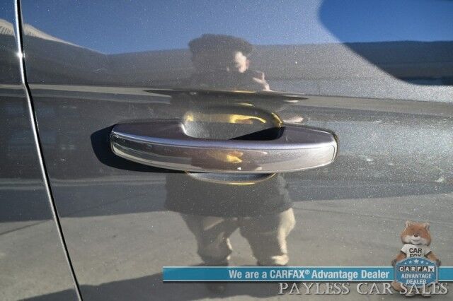 2022 Ford Expedition XLT / 4X4 / Power Driver's Seat / NAV / Lane Departure & Blind Spot Alert / Forward Collision Warning / 3rd Row / Seats 8 / Apple CarPlay & Android Auto / Back Up Camera / Rear Parking Sensors / Tow Pkg / 1-Owner Anchorage AK