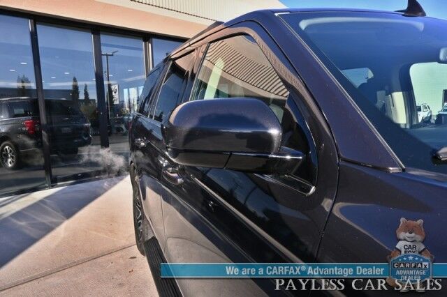 2022 Ford Expedition XLT / 4X4 / Power Driver's Seat / NAV / Lane Departure & Blind Spot Alert / Forward Collision Warning / 3rd Row / Seats 8 / Apple CarPlay & Android Auto / Back Up Camera / Rear Parking Sensors / Tow Pkg / 1-Owner Anchorage AK