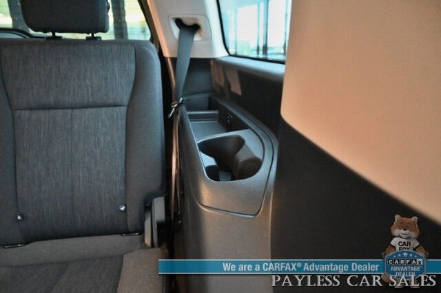 2022 Ford Expedition XLT / 4X4 / Power Driver's Seat / Navigation / Lane Departure & Blind Spot / Forward Collision Warning / 3rd Row / Seats 8 / Apple CarPlay & Android Auto / Back Up Camera / Rear Parking Sensors / Tow Pkg / 1-Owner Anchorage AK