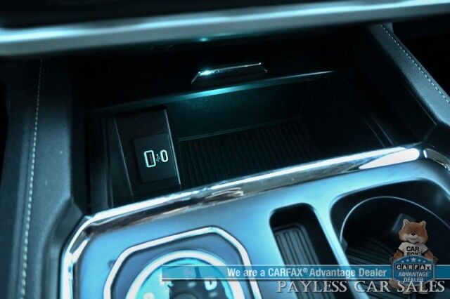 2022 Ford Expedition XLT / 4X4 / Power Driver's Seat / Navigation / Lane Departure & Blind Spot / Forward Collision Warning / 3rd Row / Seats 8 / Apple CarPlay & Android Auto / Back Up Camera / Rear Parking Sensors / Tow Pkg / 1-Owner Anchorage AK