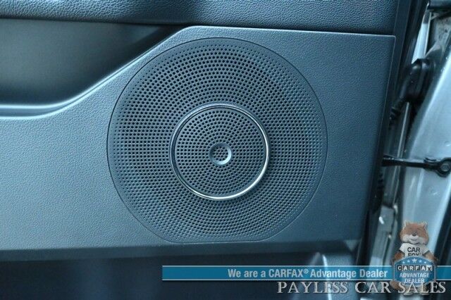 2022 Ford Expedition XLT / 4X4 / Power Driver's Seat / Navigation / Lane Departure & Blind Spot / Forward Collision Warning / 3rd Row / Seats 8 / Apple CarPlay & Android Auto / Back Up Camera / Rear Parking Sensors / Tow Pkg / 1-Owner Anchorage AK