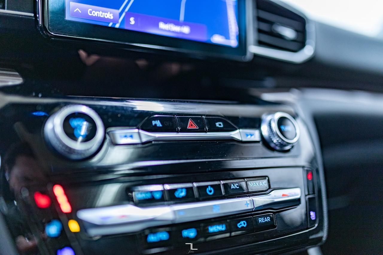 2022 Ford Explorer AWD Limited Leather Roof Nav BCam Red Deer AB