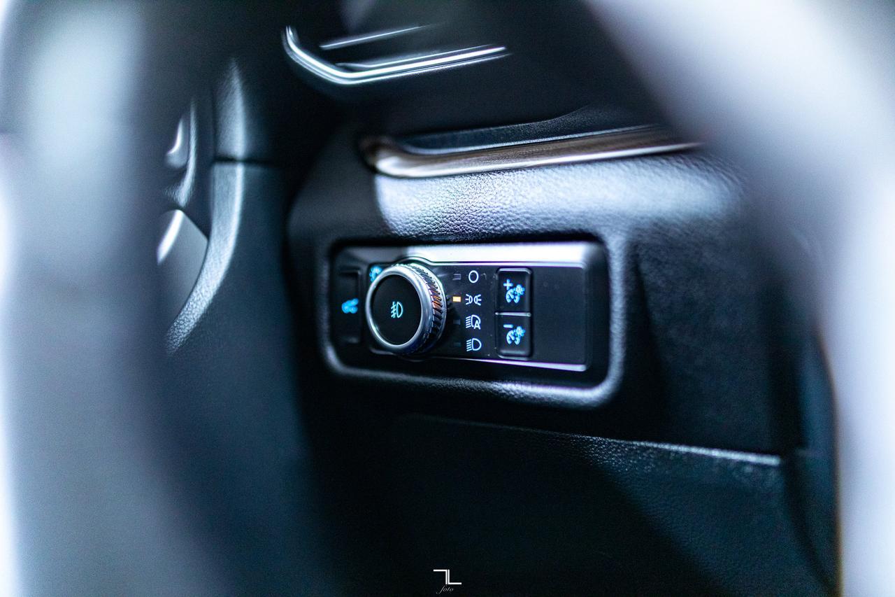 2022 Ford Explorer AWD Limited Leather Roof Nav BCam Red Deer AB