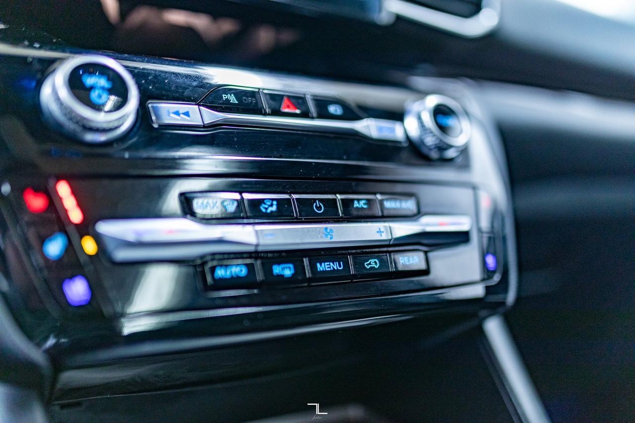 2022 Ford Explorer AWD Limited Leather Roof Nav BCam Red Deer AB