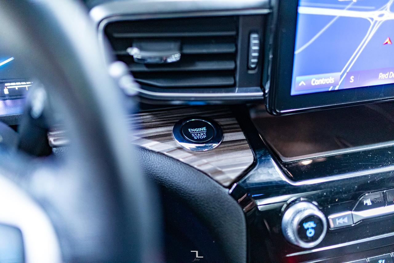 2022 Ford Explorer AWD Limited Leather Roof Nav BCam Red Deer AB