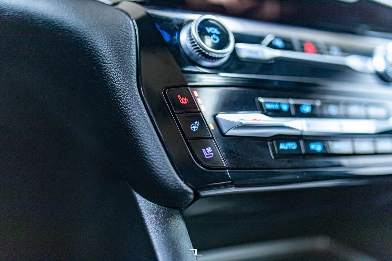 2022 Ford Explorer AWD Limited Leather Roof Nav BCam Red Deer AB