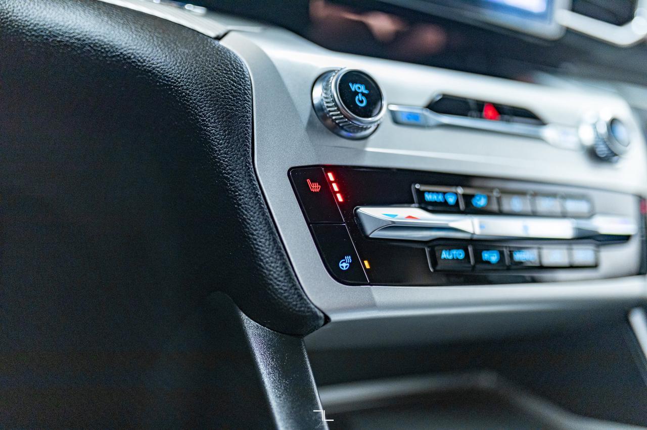 2022 Ford Explorer AWD XLT Leather Nav BCam Red Deer AB