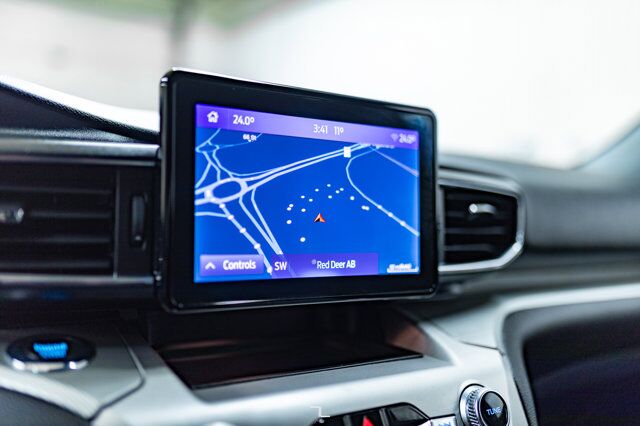 2022 Ford Explorer AWD XLT Leather Nav BCam Red Deer AB