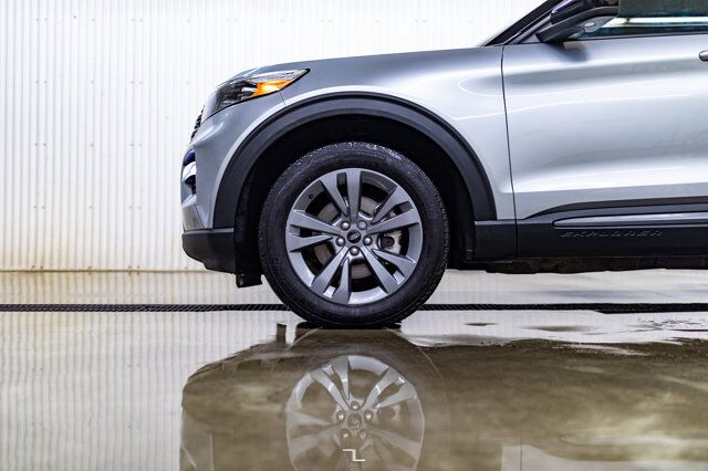 2022 Ford Explorer AWD XLT Leather Nav BCam Red Deer AB