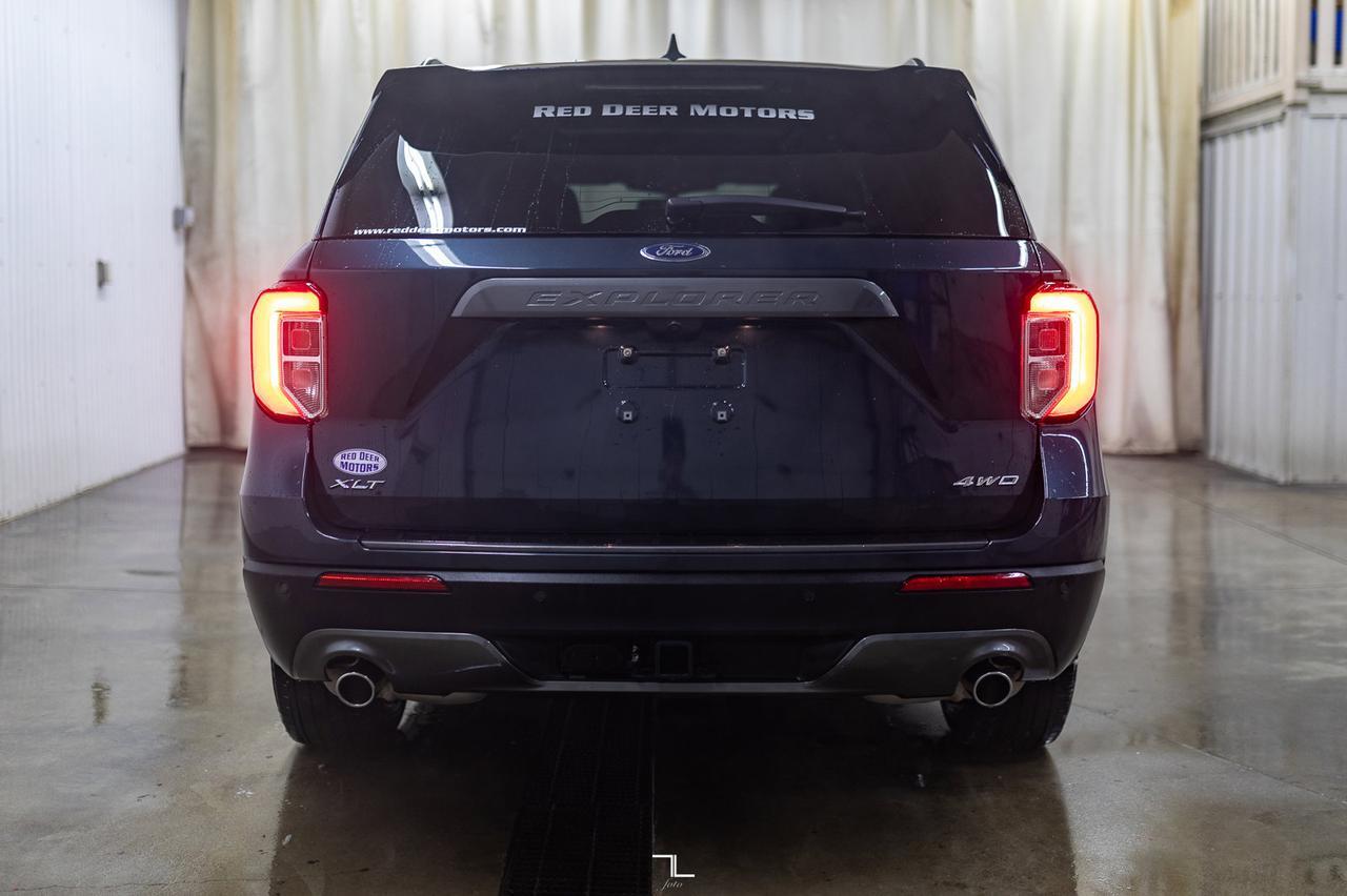 2022 Ford Explorer AWD XLT Leather Roof Nav BCam Red Deer AB