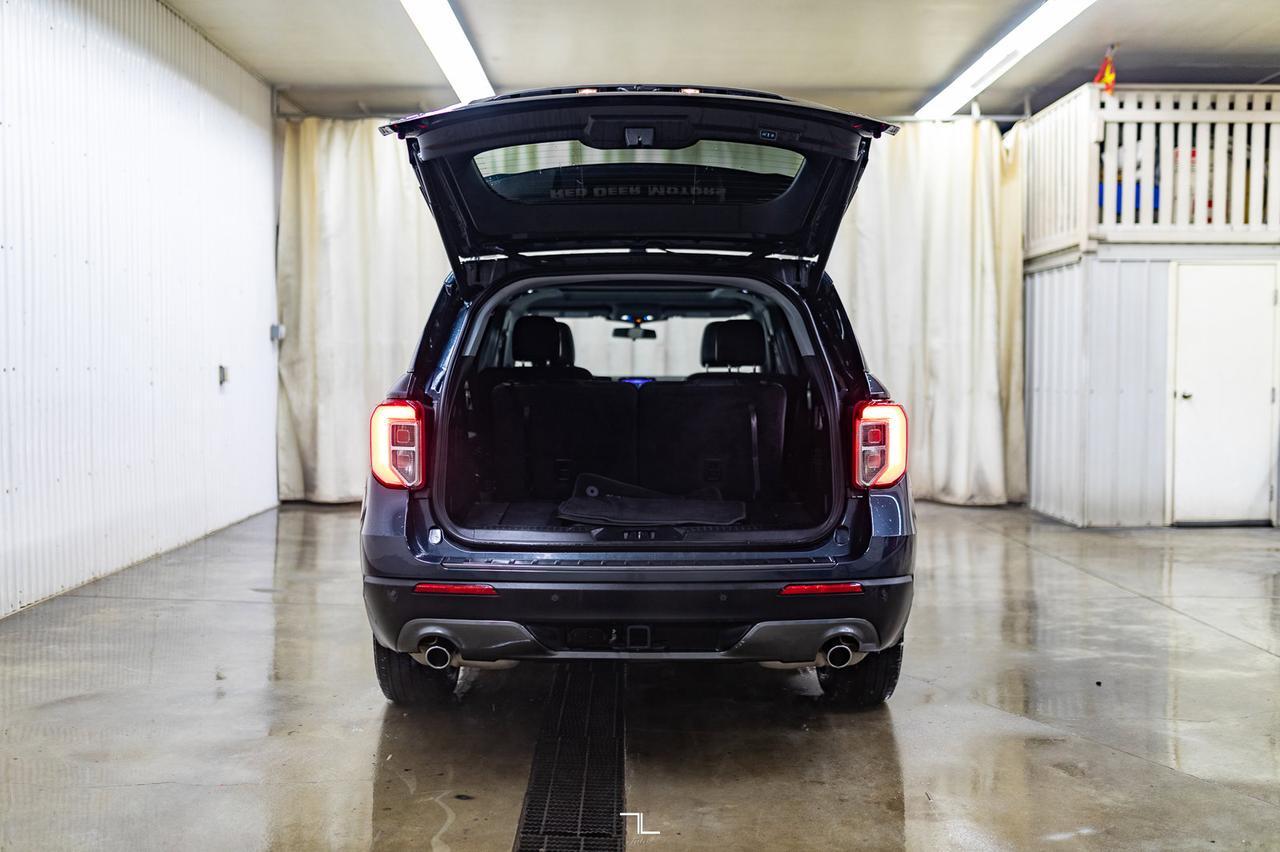 2022 Ford Explorer AWD XLT Leather Roof Nav BCam Red Deer AB