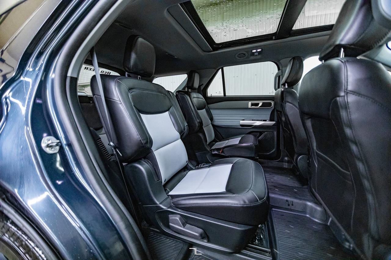 2022 Ford Explorer AWD XLT Leather Roof Nav BCam Red Deer AB