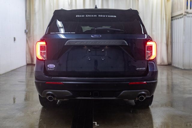 2022 Ford Explorer AWD XLT Leather Roof Nav BCam Red Deer AB