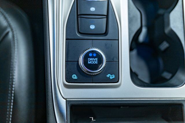 2022 Ford Explorer AWD XLT Leather Roof Nav BCam Red Deer AB