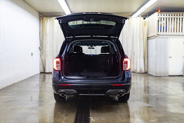 2022 Ford Explorer AWD XLT Leather Roof Nav BCam Red Deer AB