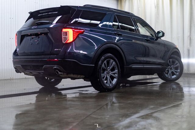 2022 Ford Explorer AWD XLT Leather Roof Nav BCam Red Deer AB