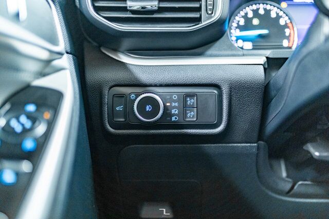 2022 Ford Explorer AWD XLT Leather Roof Nav BCam Red Deer AB