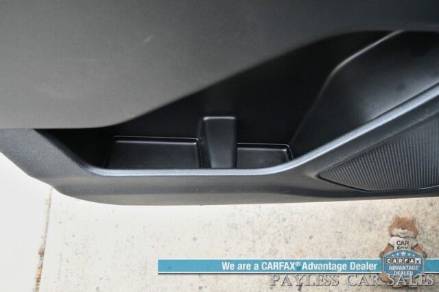 2022 Ford Explorer Limited / 4X4 / Auto Start / Heated & Cooled Leather Seats / Heated Steering / NAV / Adaptive Cruise / Lane Depart & Blind Spot / 360 Cam / Rear Captain Chairs / 3rd Row / Seats 6 / Block Heater / New Tires / 1-Owner Anchorage AK