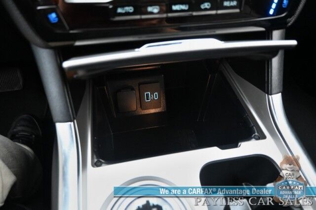 2022 Ford Explorer Limited / 4X4 / Auto Start / Heated & Cooled Leather Seats / Heated Steering / NAV / Adaptive Cruise / Lane Depart & Blind Spot / 360 Cam / Rear Captain Chairs / 3rd Row / Seats 6 / Block Heater / New Tires / 1-Owner Anchorage AK