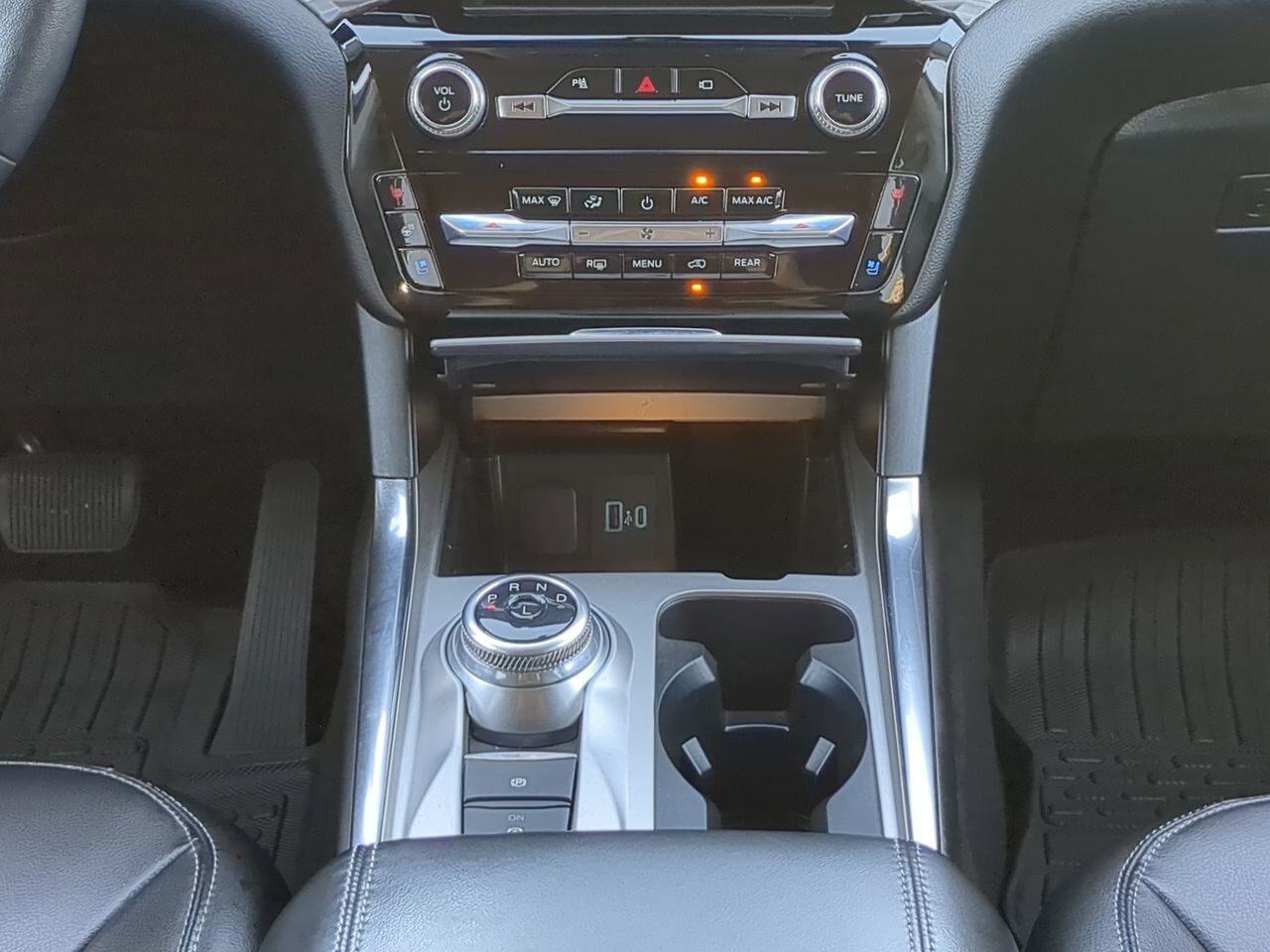 2022 Ford Explorer Limited Appleton WI