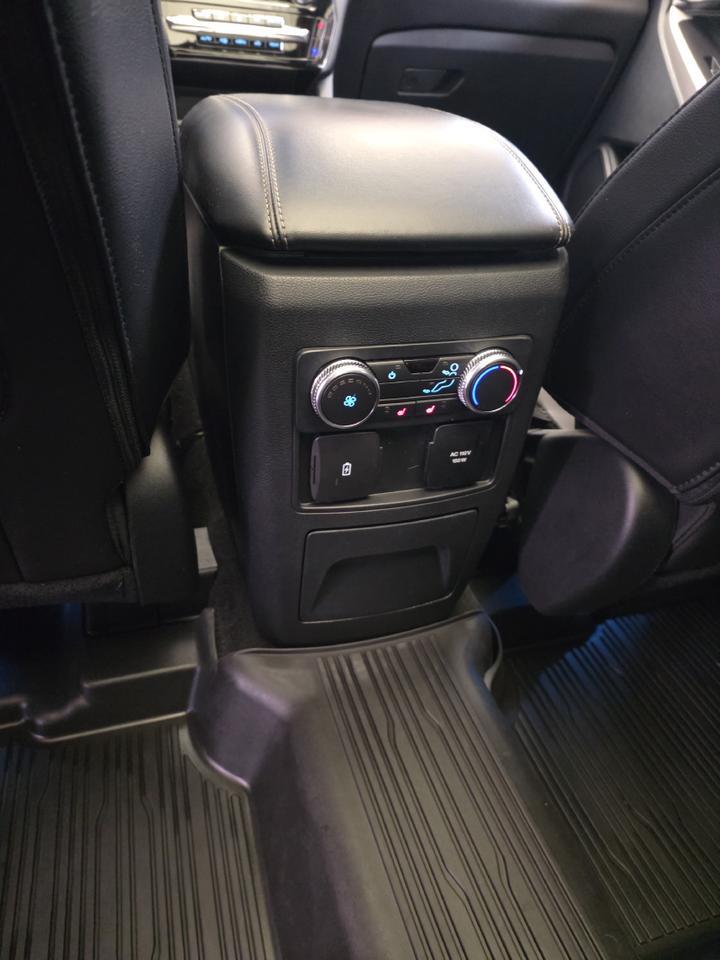 2022 Ford Explorer Limited Sand Lake NY