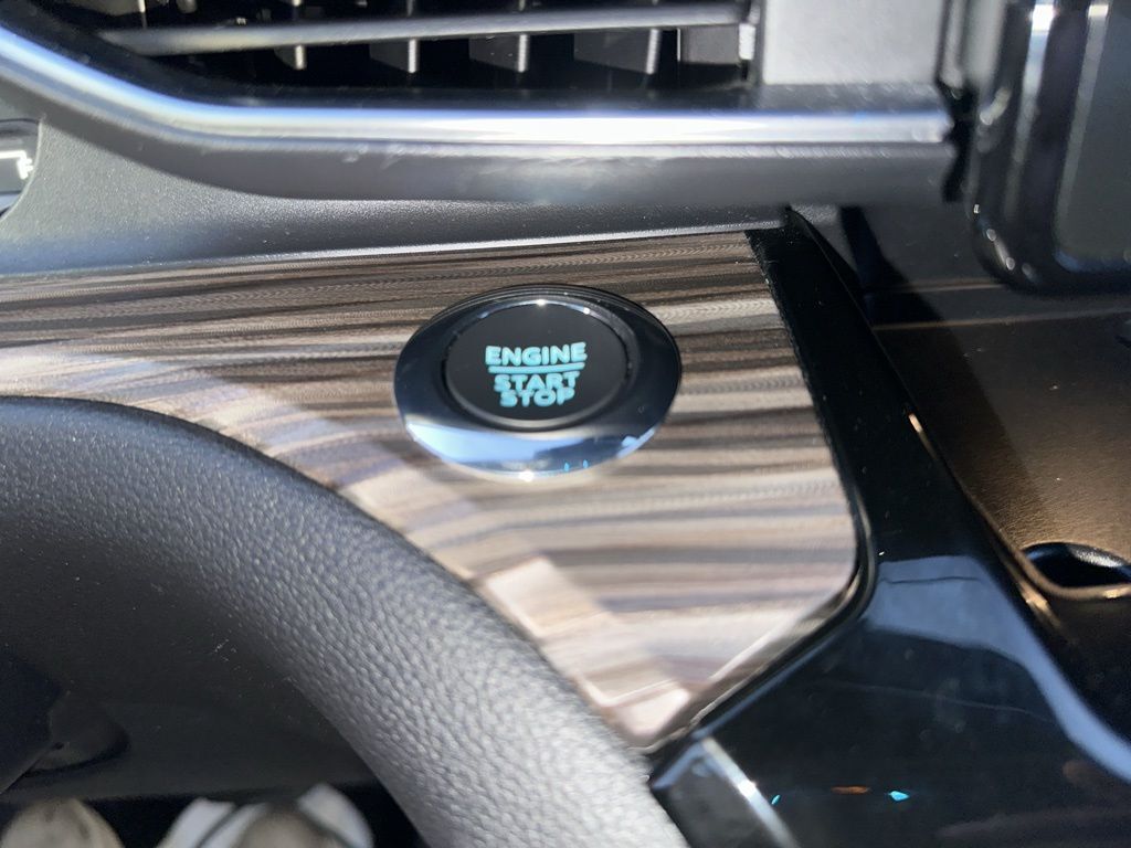 2022 Ford Explorer Limited Worcester MA