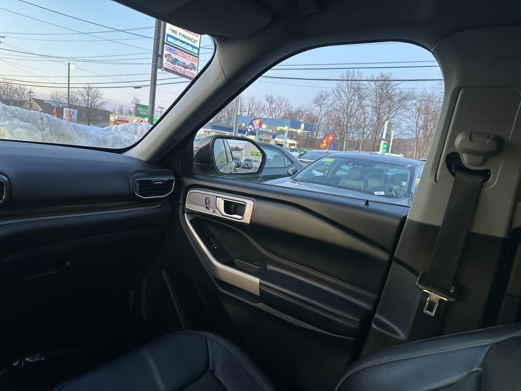 2022 Ford Explorer Limited Worcester MA