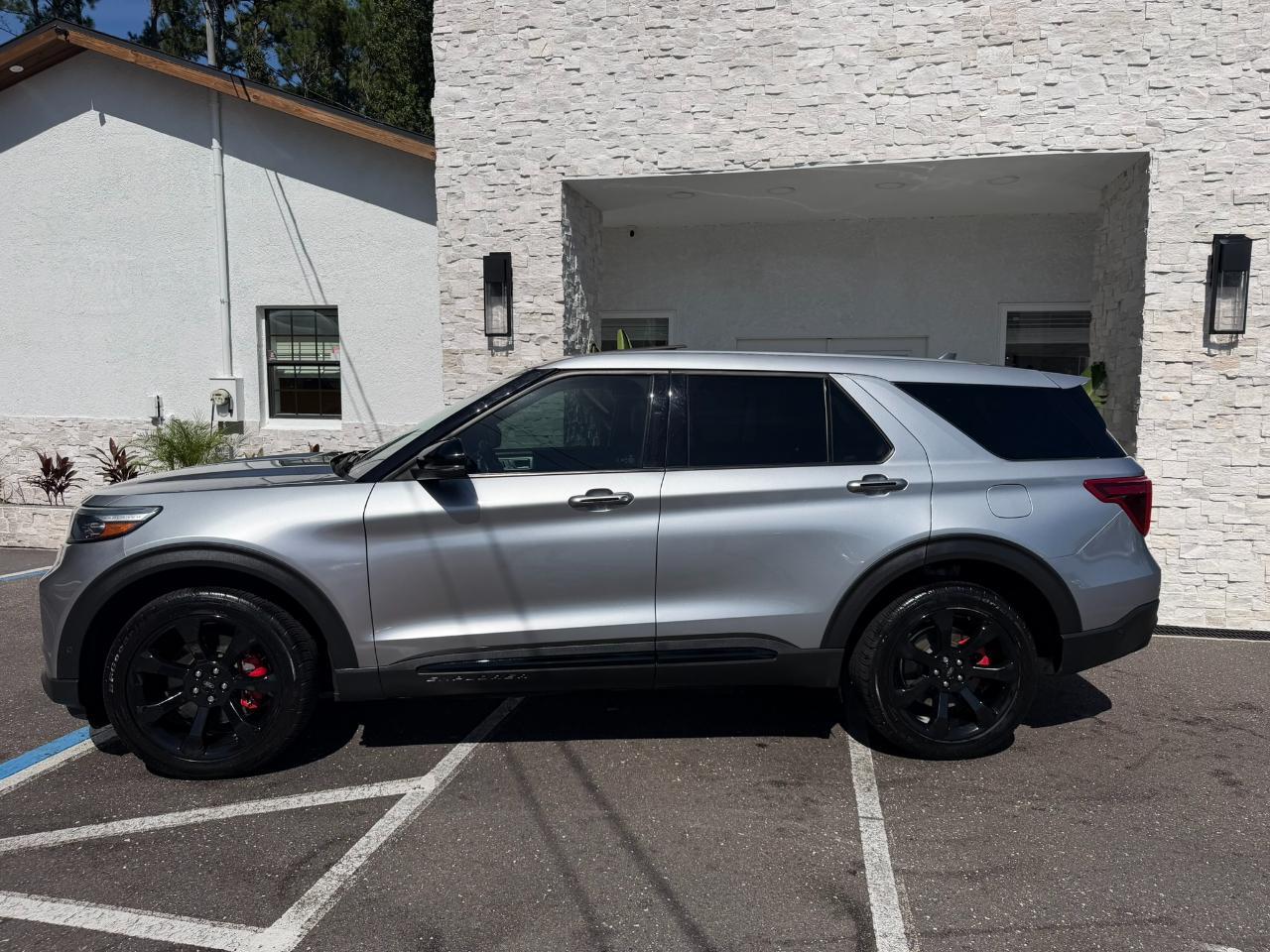 2022 Ford Explorer ST 4WD