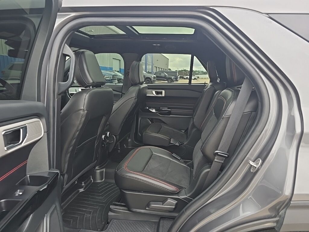 2022 Ford Explorer ST-Line 4WD 6 Passenger Fond du Lac WI