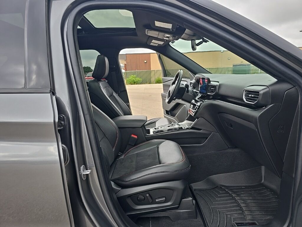 2022 Ford Explorer ST-Line 4WD 6 Passenger Fond du Lac WI