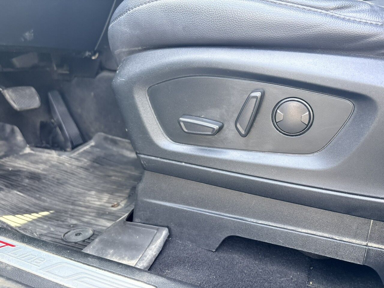 2022 Ford Explorer ST-Line Fitchburg MA