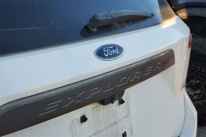 2022 Ford Explorer XLT  TX