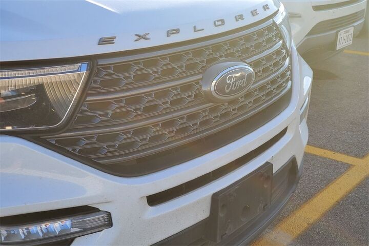 2022 Ford Explorer XLT  TX